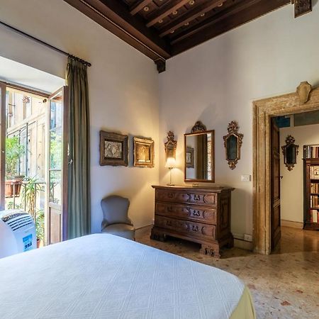 Pantheon Apartment - L'Angolo Nascosto Dei Quadri Рим Екстер'єр фото