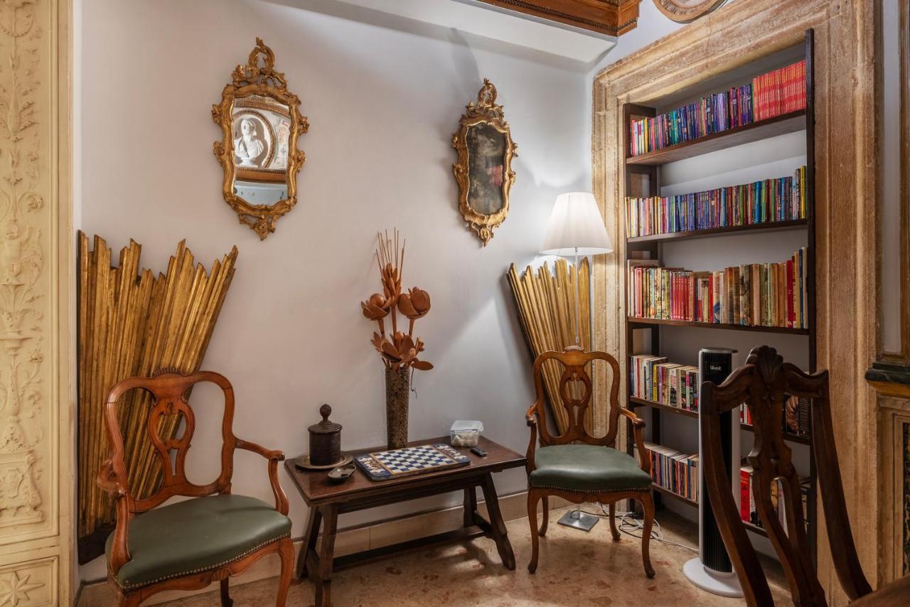 Pantheon Apartment - L'Angolo Nascosto Dei Quadri Рим Екстер'єр фото