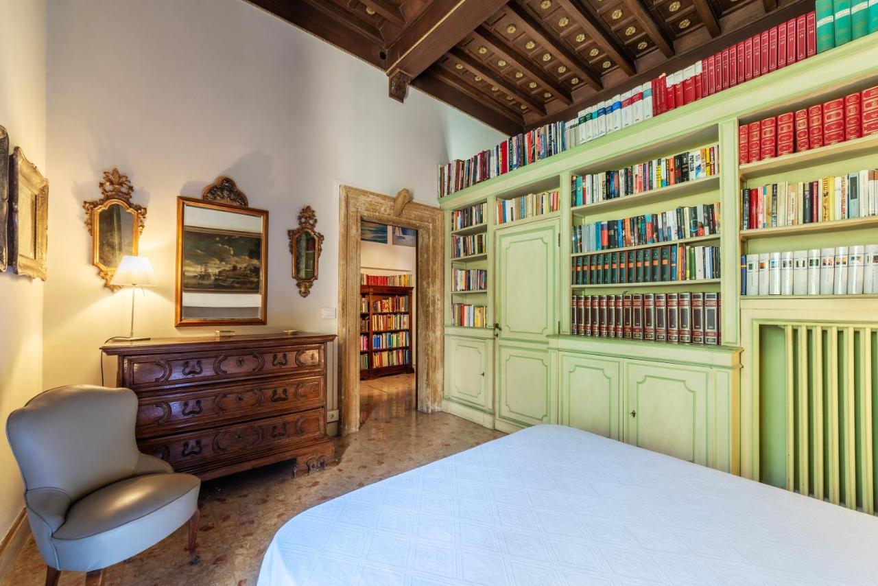 Pantheon Apartment - L'Angolo Nascosto Dei Quadri Рим Екстер'єр фото